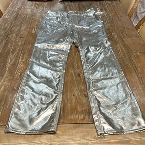 NEW WITH TAGS! Good American

Good Icon Metallic Faux Leather Pants size 10/30